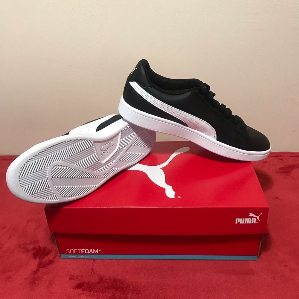 (Sold) PUMA SMASH V2